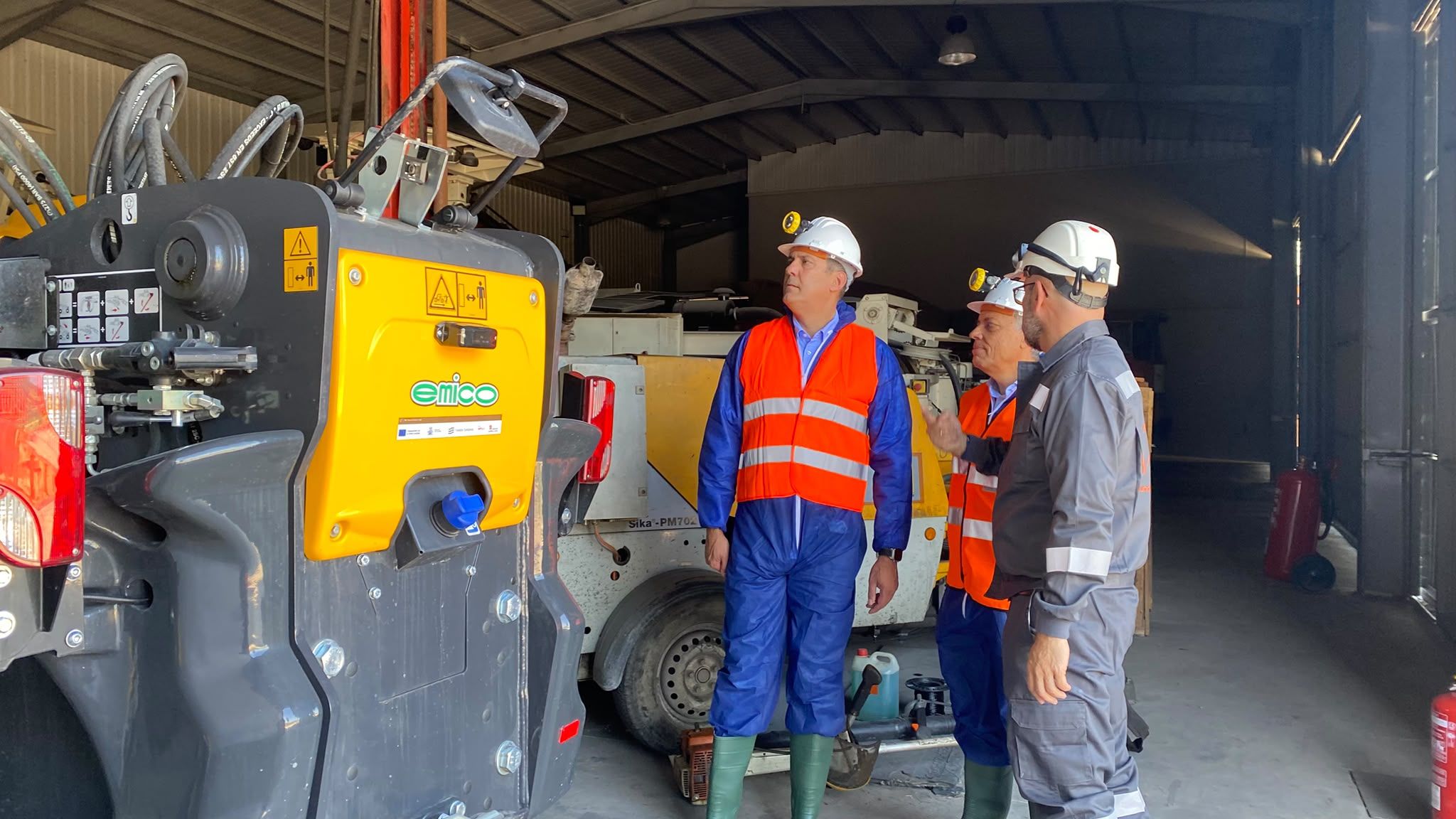  El director general de Energía y Minas, Alberto Castro de visita a la Fundación Santa Bárbara.
