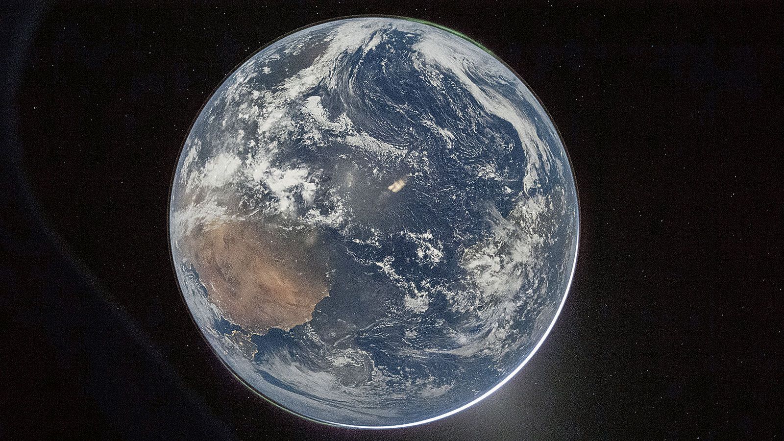 Imagen del planeta tomada en abril de 2026 por la tripulación de la misión Artemis II a través de una nave espacial. | NASA