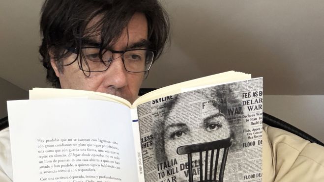 Ruy leyendo el libro de Nicanor. Ruy leyendo el libro de Nicanor.