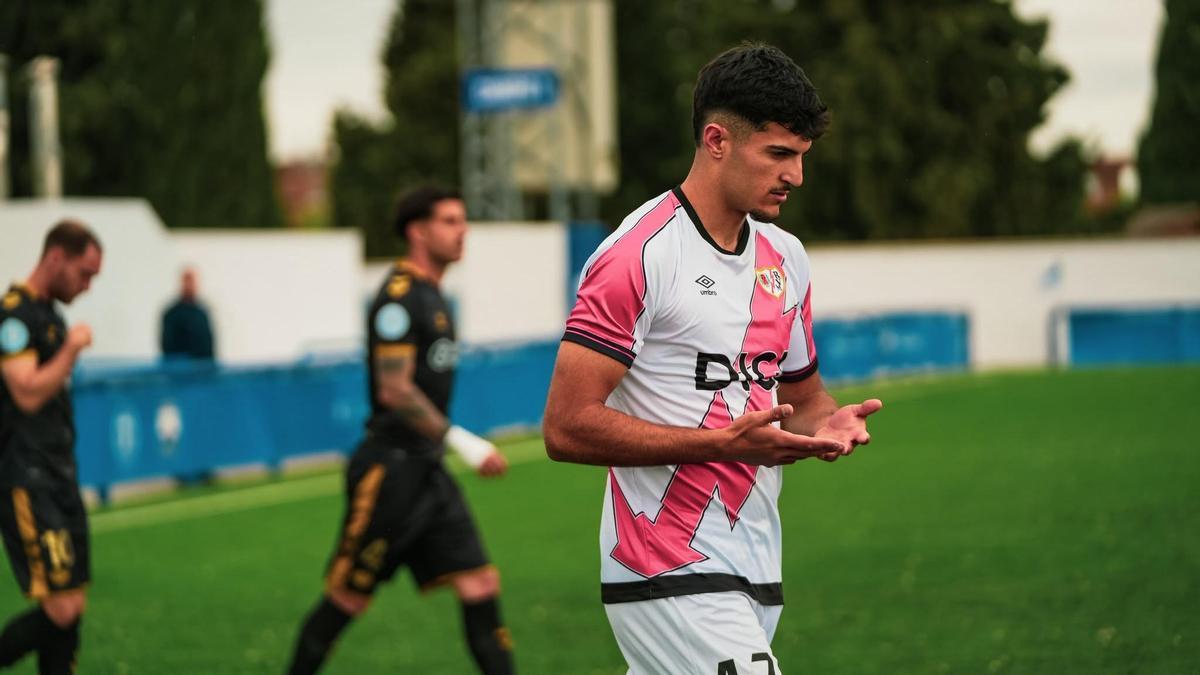 Unai Sabroso en un partido con el juvenil del Rayo Vallecano. | CÓRDOBA