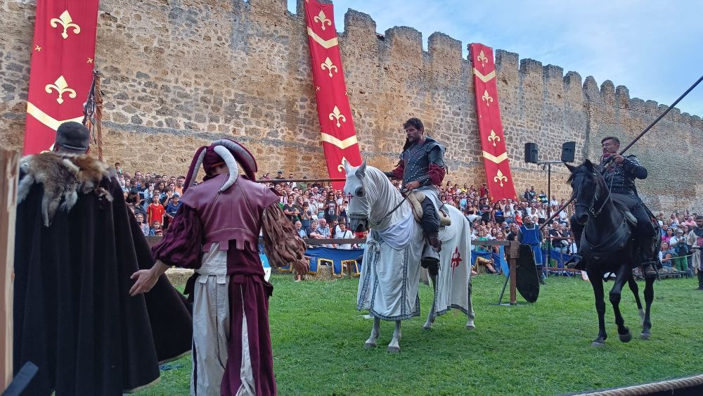 Imagen Un momento de las justas medievales de Mansilla de las Mulas en una fotografía de archivo.