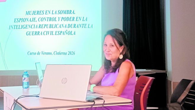 El papel en la sombra de las mujeres en la guerra civil fue analizado porFrancisca Moya.ULE El papel en la sombra de las mujeres en la guerra civil fue analizado porFrancisca Moya.ULE
