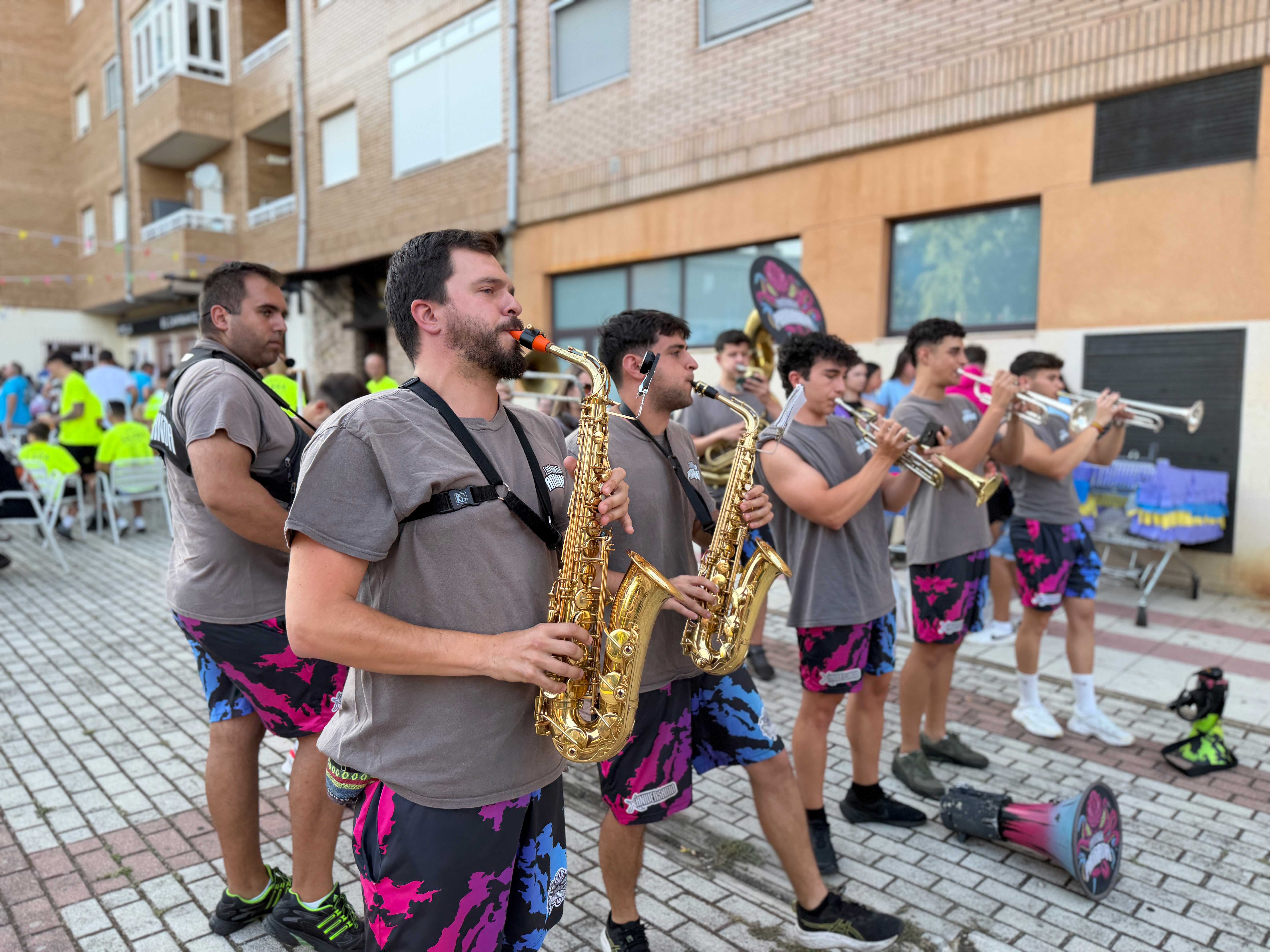 El correbares de Trobajo del Camino, en imágenes  