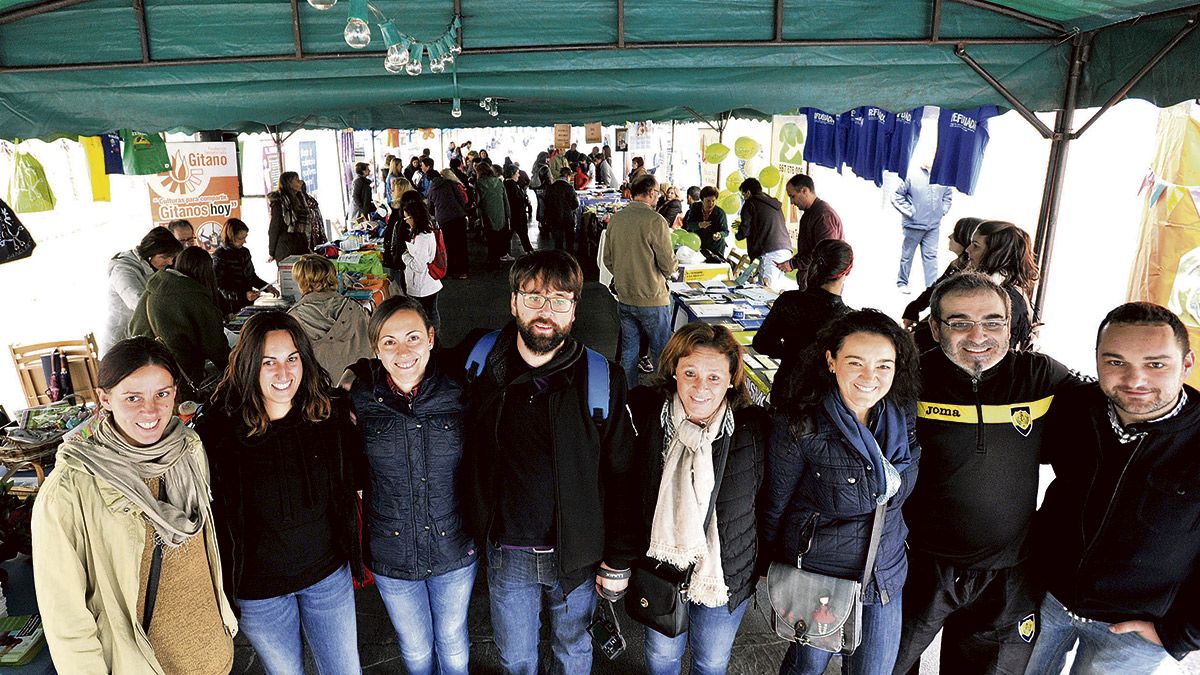 IV Feria del Voluntariado celebrada ayer en León. | DANIEL MARTÍN
