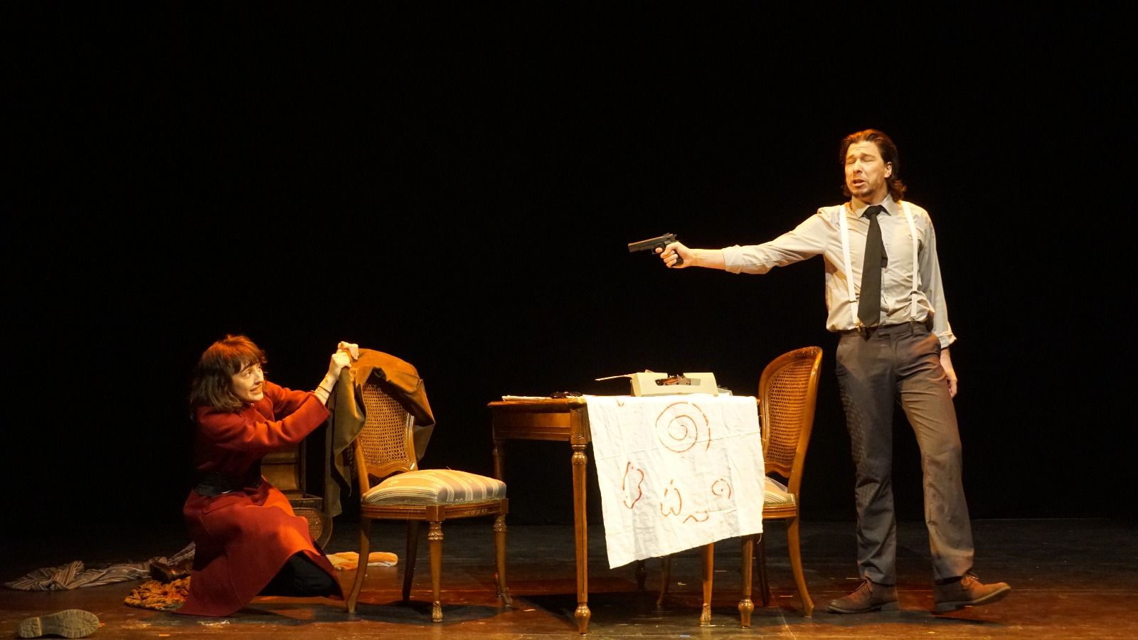 La compañía bilbaína Auskalo Teatro representará ‘Pipo y Lupa, estudio en bermellón’ | L.N.C.