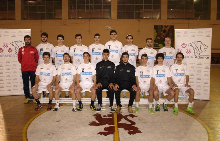 Integrantes del juvenil Abanca Ademar.