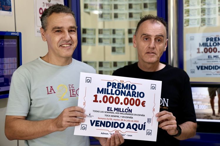 Administración de Loterías número 2 de la capital, situada en la avenida Ordoño II | CARLOS S.CAMPILLO Administración de Loterías número 2 de la capital, situada en la avenida Ordoño II | CARLOS S.CAMPILLO