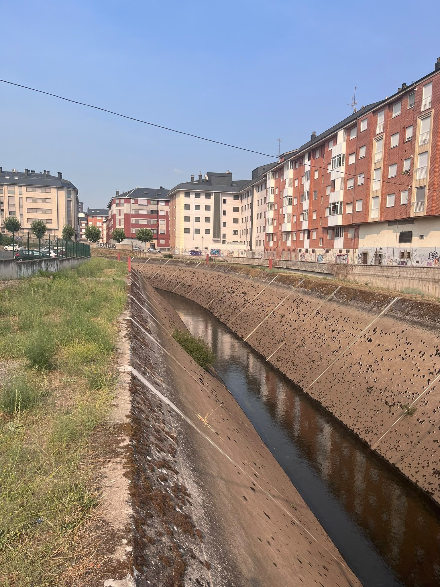 El canal de Cornatel ha sido una cicatriz que aún persiste en la ciudad. 