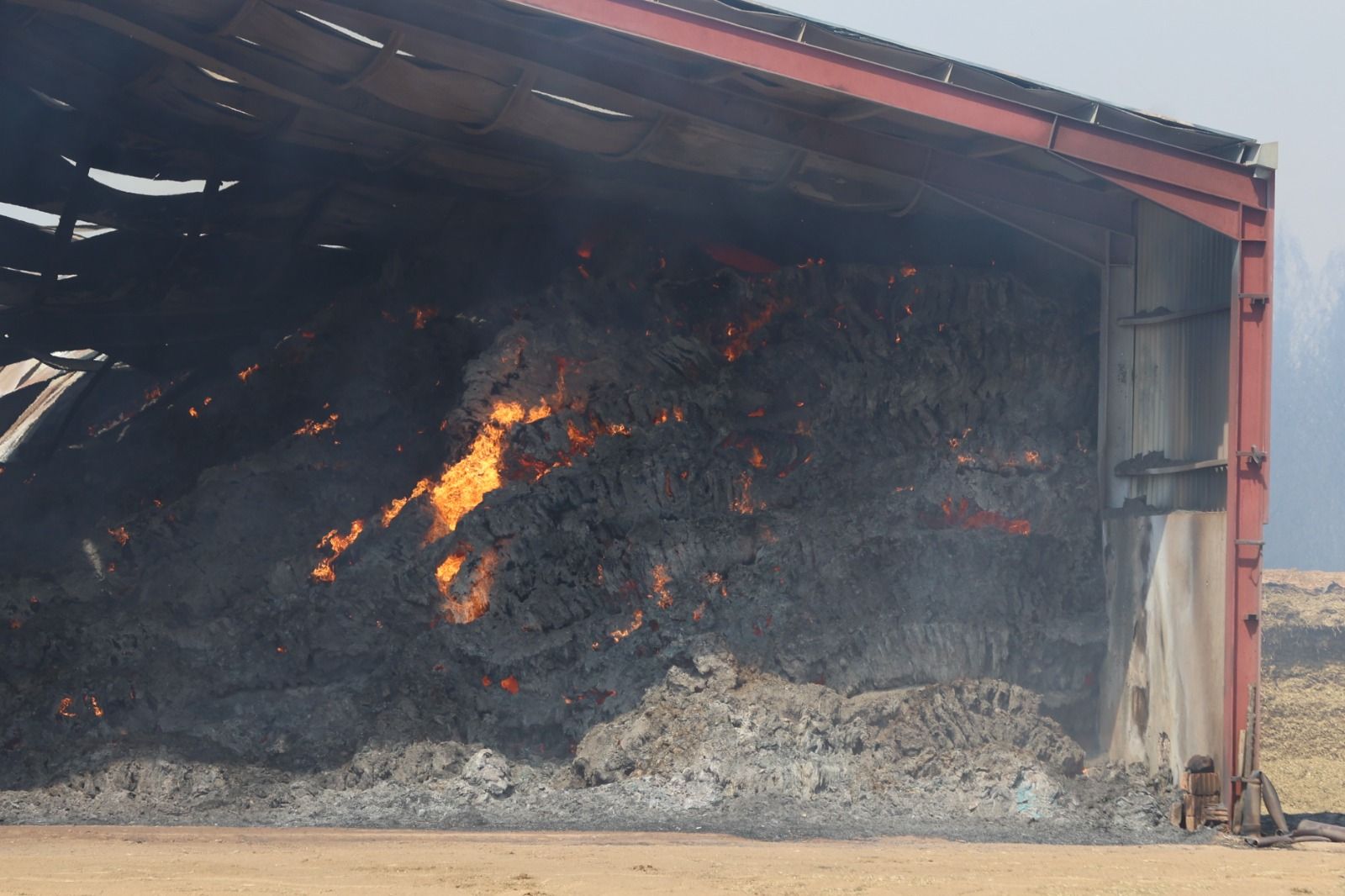 El día después del incendio del Condado El día después del incendio del Condado