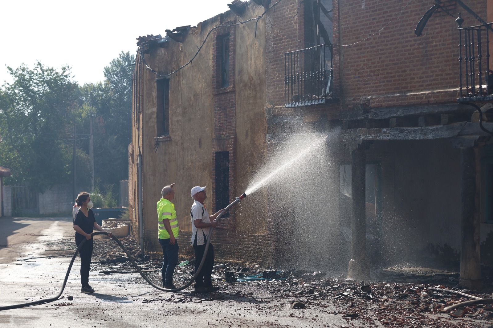 El día después del incendio del Condado. | F. OTERO