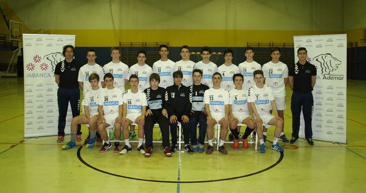 Equipo de los cadetes de segundo año del Abanca Ademar.