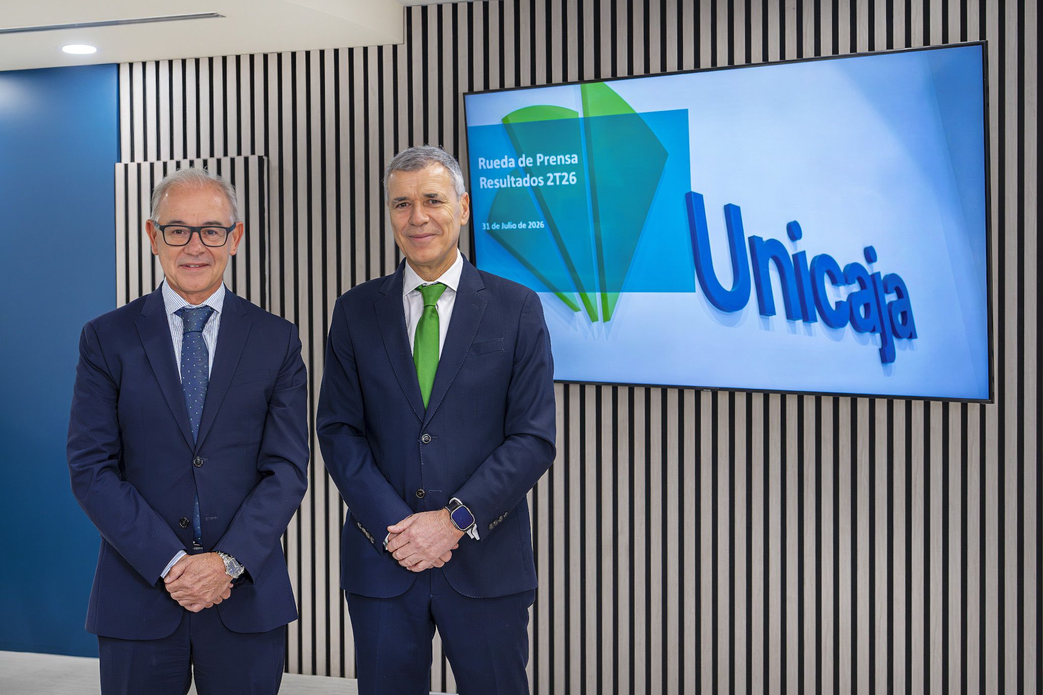 CEO de Unicaja, Isidro Rubiales, y el director general de Finanzas, Pablo González. | L.N.C.