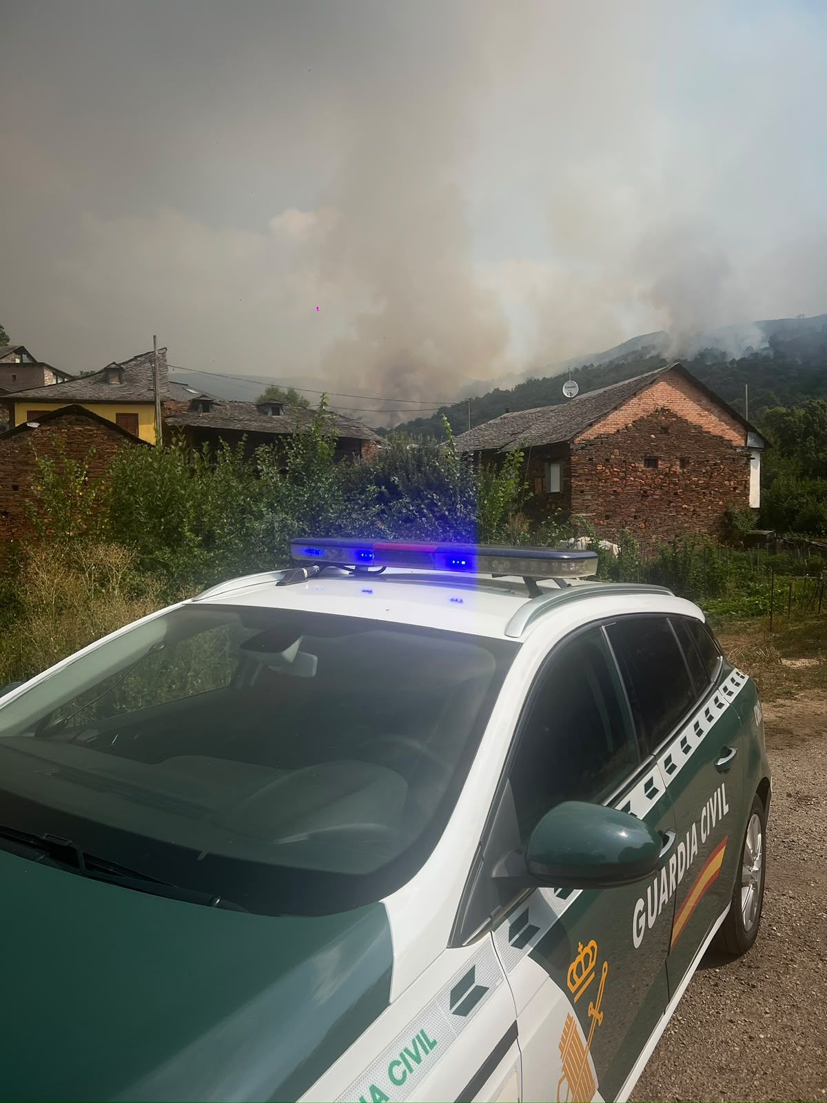 Situación del fuego en Prado de Somoza.