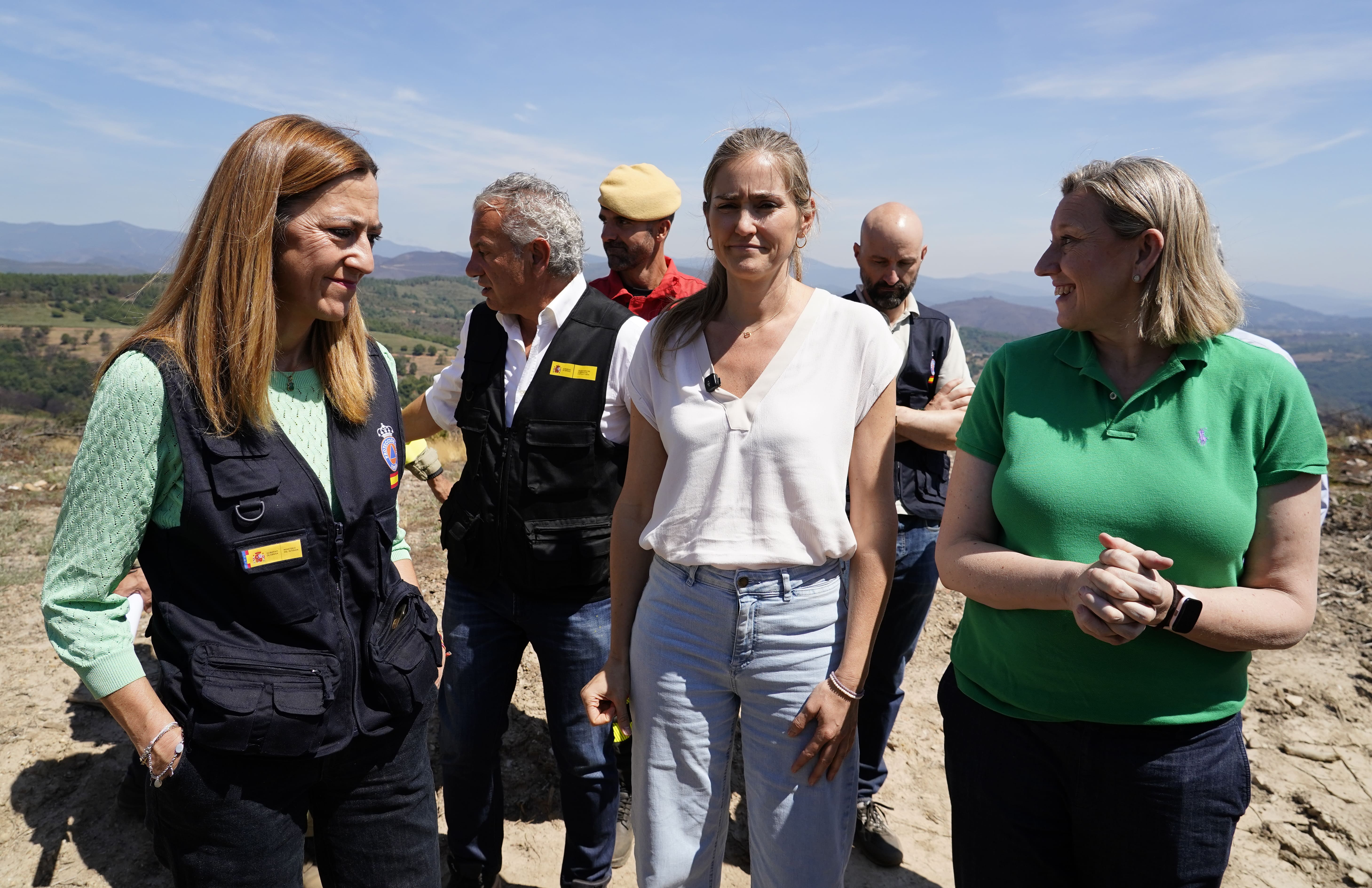 Sara Aagesen e Isabel Blanco en su visita al PMA de Villafranca del Bierzo. | CÉSAR SÁNCHEZ (ICAL)