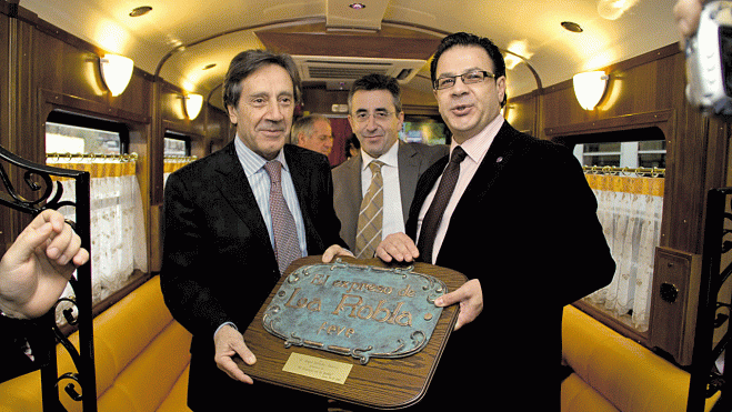 El presidente y el director general de Feve, Dimas Sañudo y Amador Robles con Rodríguez; y éste en la presentación del Expreso de La Robla con Robles y Villalba El presidente y el director general de Feve, Dimas Sañudo y Amador Robles con Rodríguez; y éste en la presentación del Expreso de La Robla con Robles y Villalba