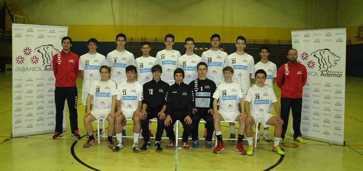 Foto de grupo de los juveniles del Fademar.
