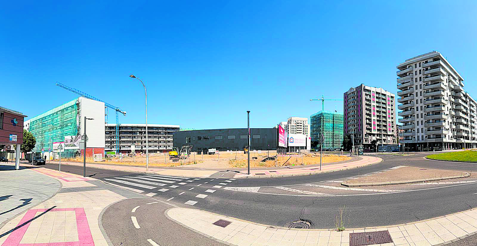 Vista general del acceso al sector de la Universidad tomada desde el centro de salud de La Palomera. | SAÚL ARÉN