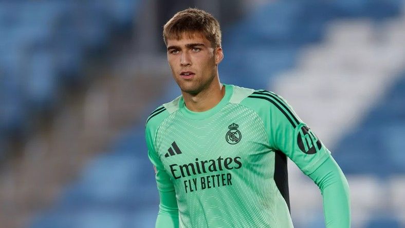 El leonés Fran González firmó su primer contrato en Primera Divisón fichando por el Sevilla. REAL MADRID