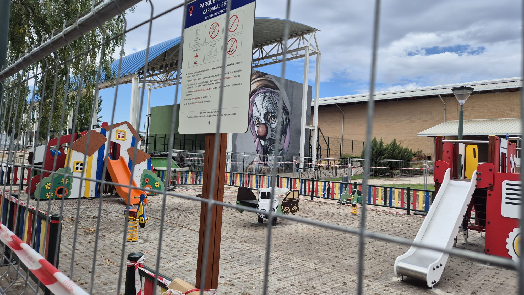 Obras en el parque del Cardadal de Navatejera. | L.N.C.