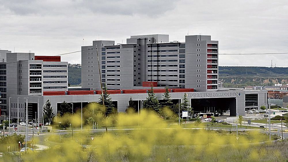 Imagen de archivo del Caule, donde USO denuncia el «colapso» de Urgencias. | SAÚL ARÉN