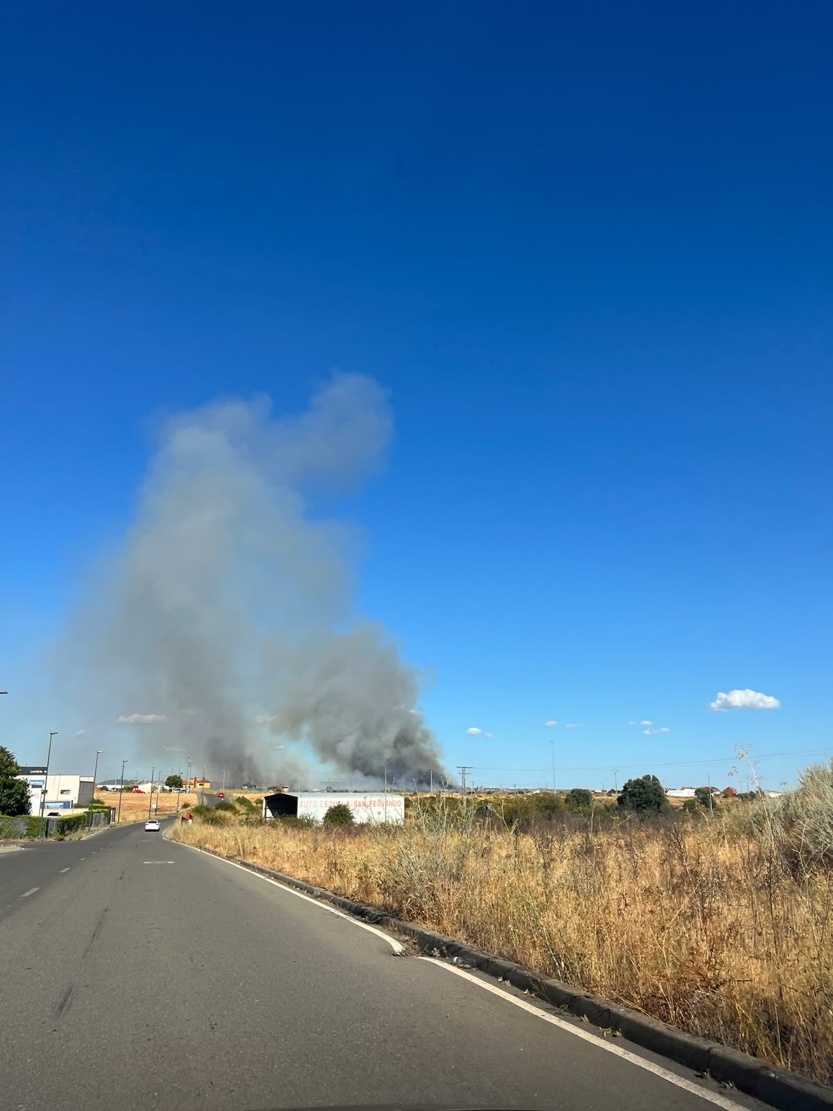 Otra prespectiva del fuego originado en Oteruelo de la Valdocina Otra prespectiva del fuego originado en Oteruelo de la Valdocina