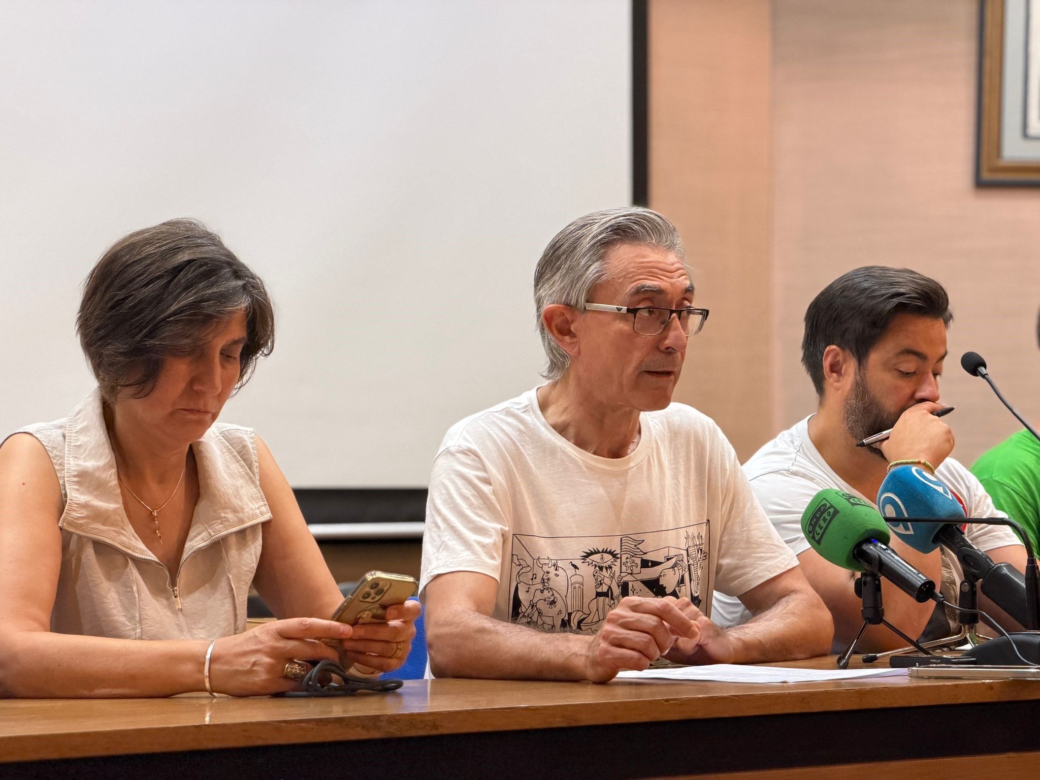 Javier Ampudia, en el centro, en una imagen de archivo. | SAÚL ARÉN