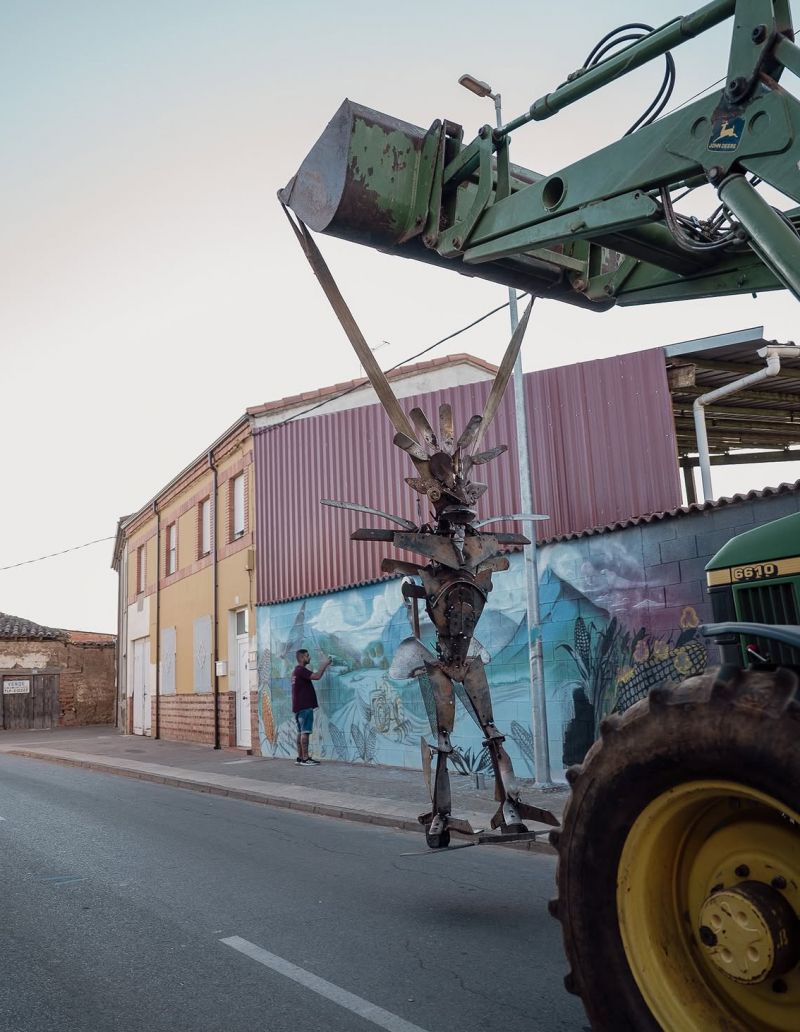 Una de las esculturas y uno de los murales que ya son parte de la inicitiva. ISA B. YENDE Una de las esculturas y uno de los murales que ya son parte de la inicitiva. ISA B. YENDE