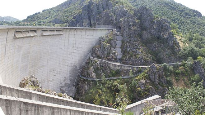 El pantano de Riaño ha sido el último que se llevó ‘por delante’ pueblos en León.MARTÍN MUÑOZ El pantano de Riaño ha sido el último que se llevó ‘por delante’ pueblos en León.MARTÍN MUÑOZ