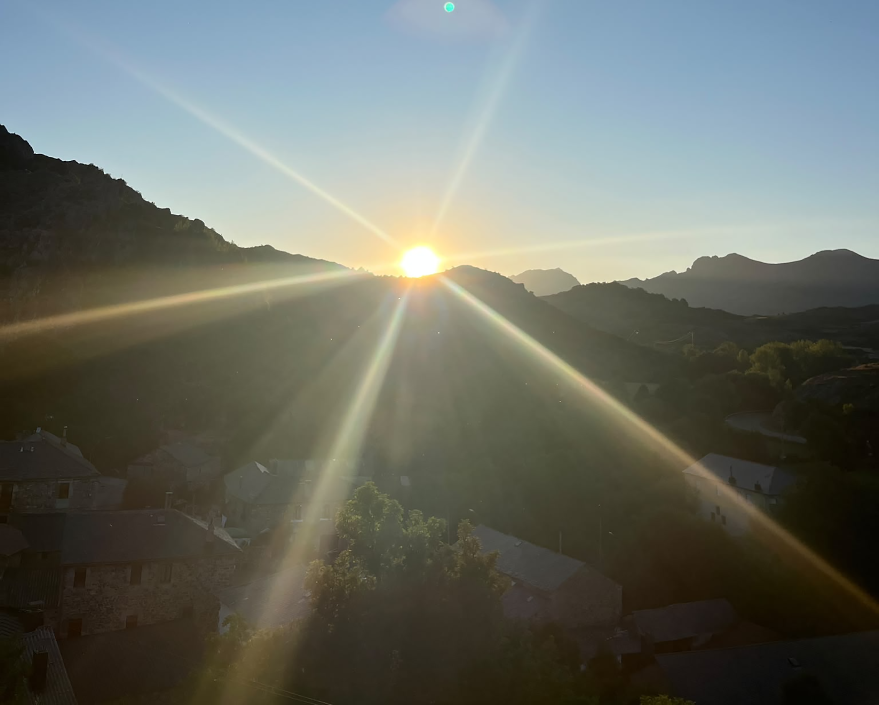 El eclipse durará apenas unos minutos. Los paisajes leoneses, afortunadamente, seguirán esperándonos mucho tiempo después. | L.N.C.