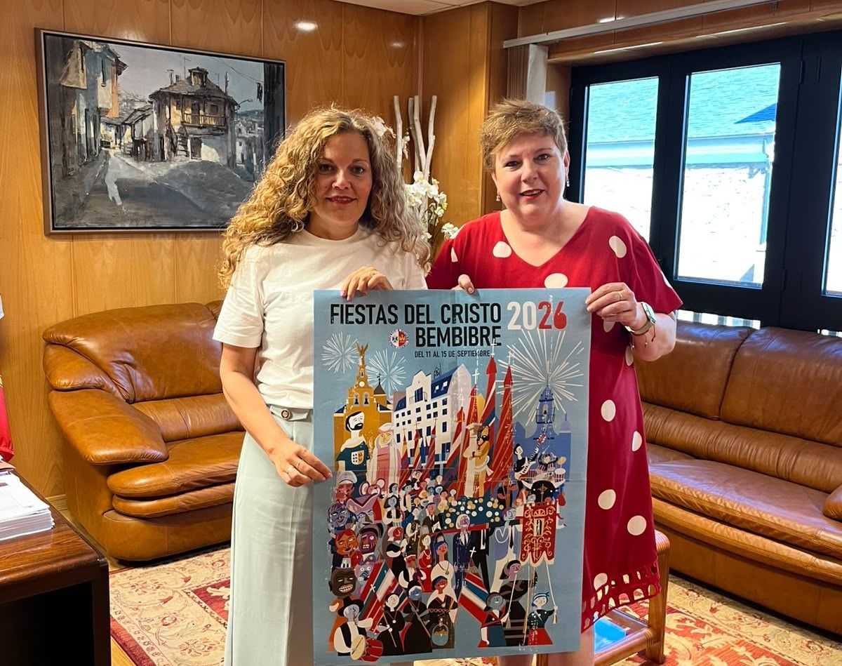 La alcaldesa y la concejala de Fiestas con el cartel escogido.