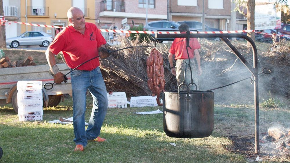 Durante estas fiestas no faltarán los tradicionales jarros y los bocadillos de chorizo al vino.