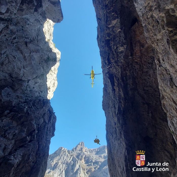 Rescatado un montañero tras sufrir una caída en la Torre del Friero