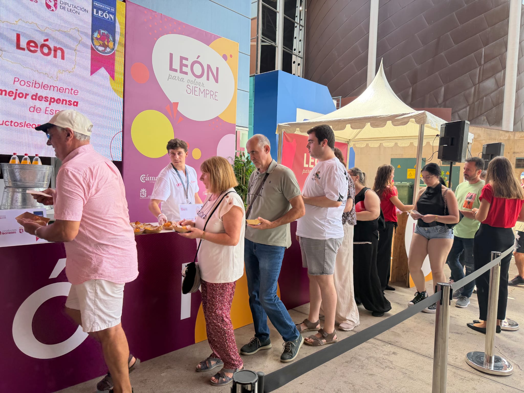 León continúa su actividad en la Feria Internacional de Muestras de Asturias. | L.N.C. León continúa su actividad en la Feria Internacional de Muestras de Asturias. | L.N.C.