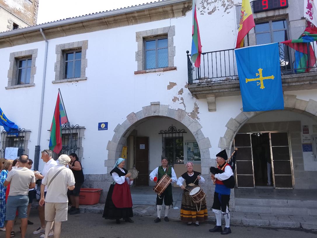 Artesanía, gastronomía y folclore protagonizaron la jornada. | E. NIÑO Artesanía, gastronomía y folclore protagonizaron la jornada. | E. NIÑO
