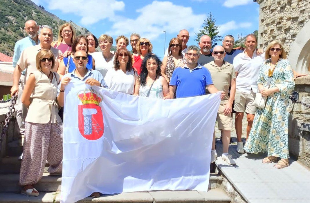 Foto de grupo de los ‘quintos’ participantes en el encuentro en Ciñera. | L.N.C.