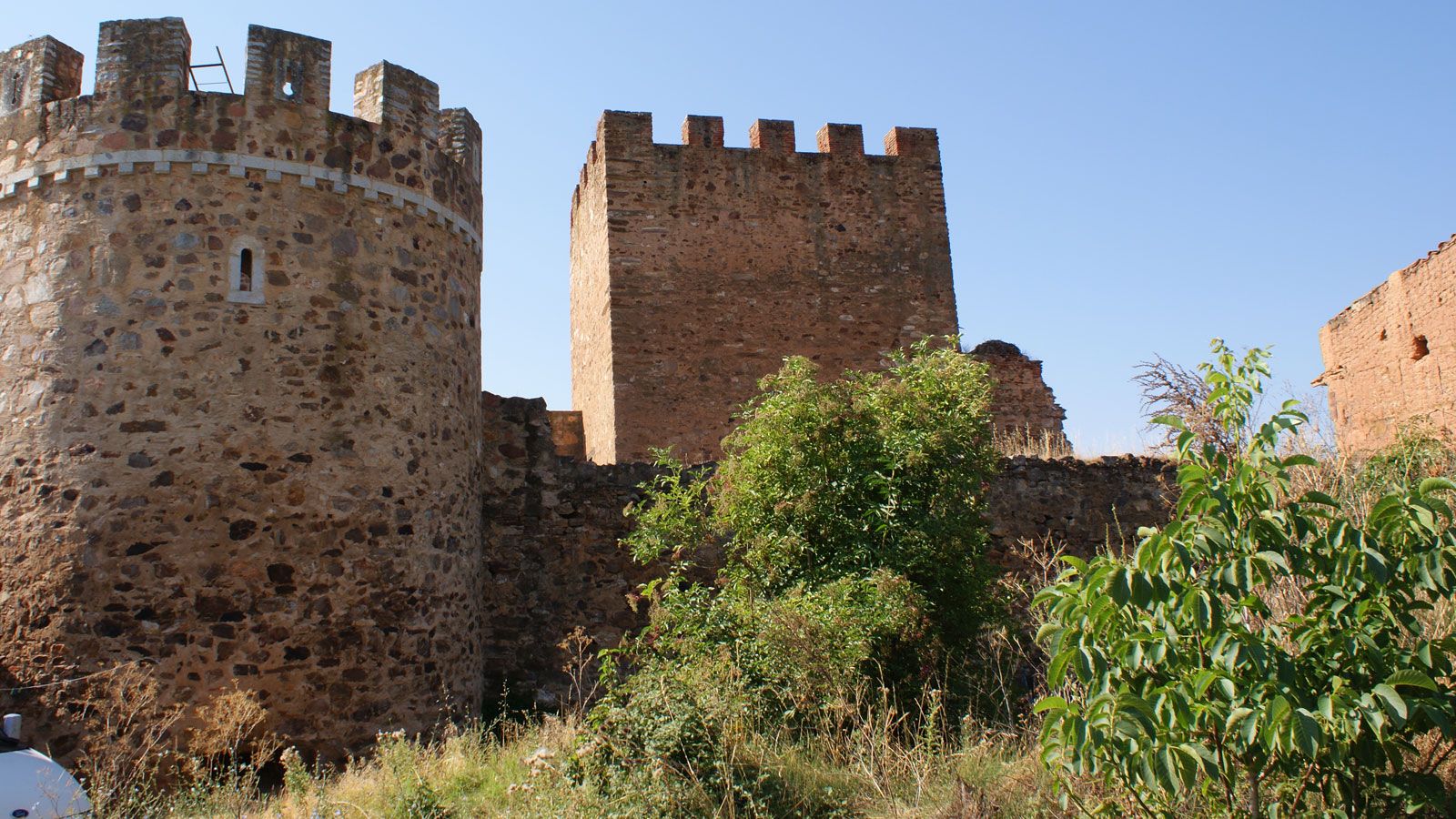Castillo de Alija del Infantado, que se encuentra bastante completo. | MARTÍN MUÑOZ