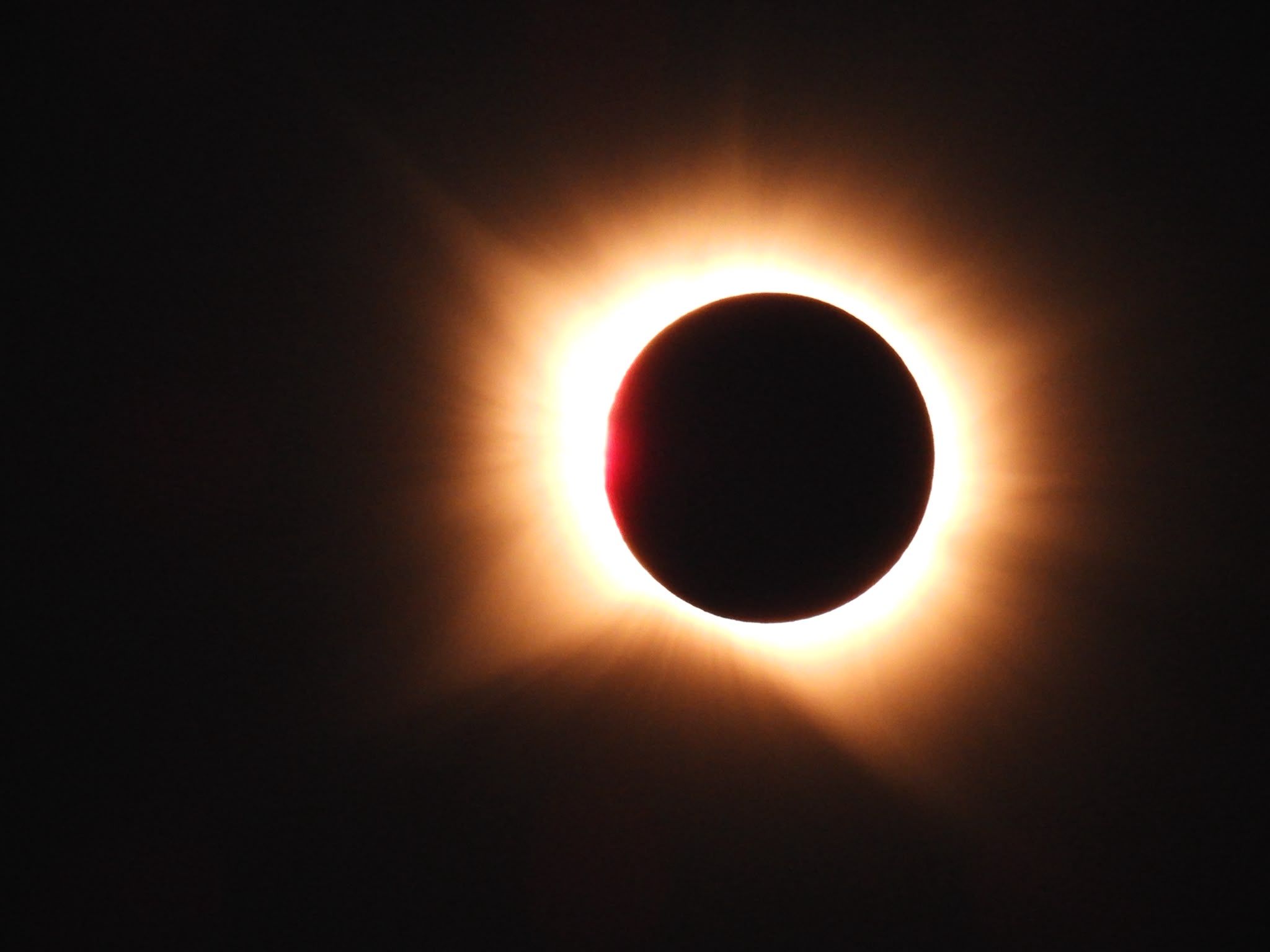Así se vivió el eclipse total de sol desde la provincia de León. | SAÚL ARÉN