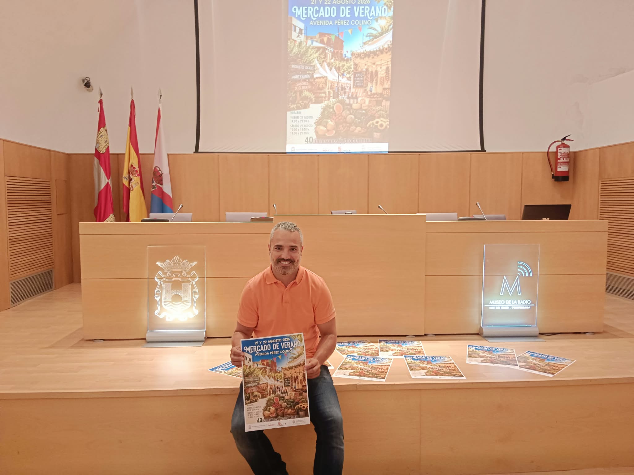 Pacios en rueda de prensa para anunciar el Mercado de Temporada. 
