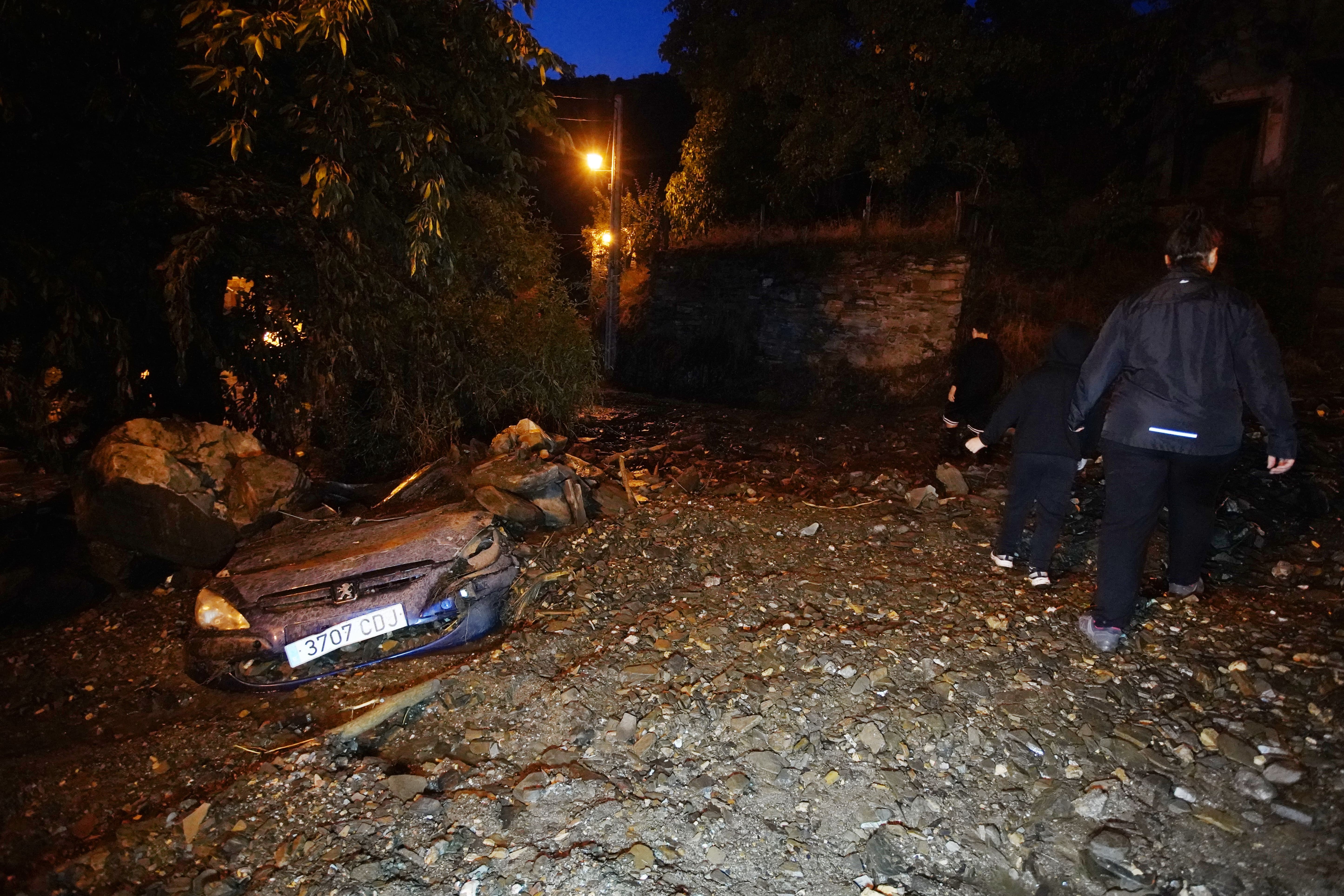 Riada en el pueblo de Manzanedo de Valdueza| CÉSAR SÁNCHEZ (Ical)