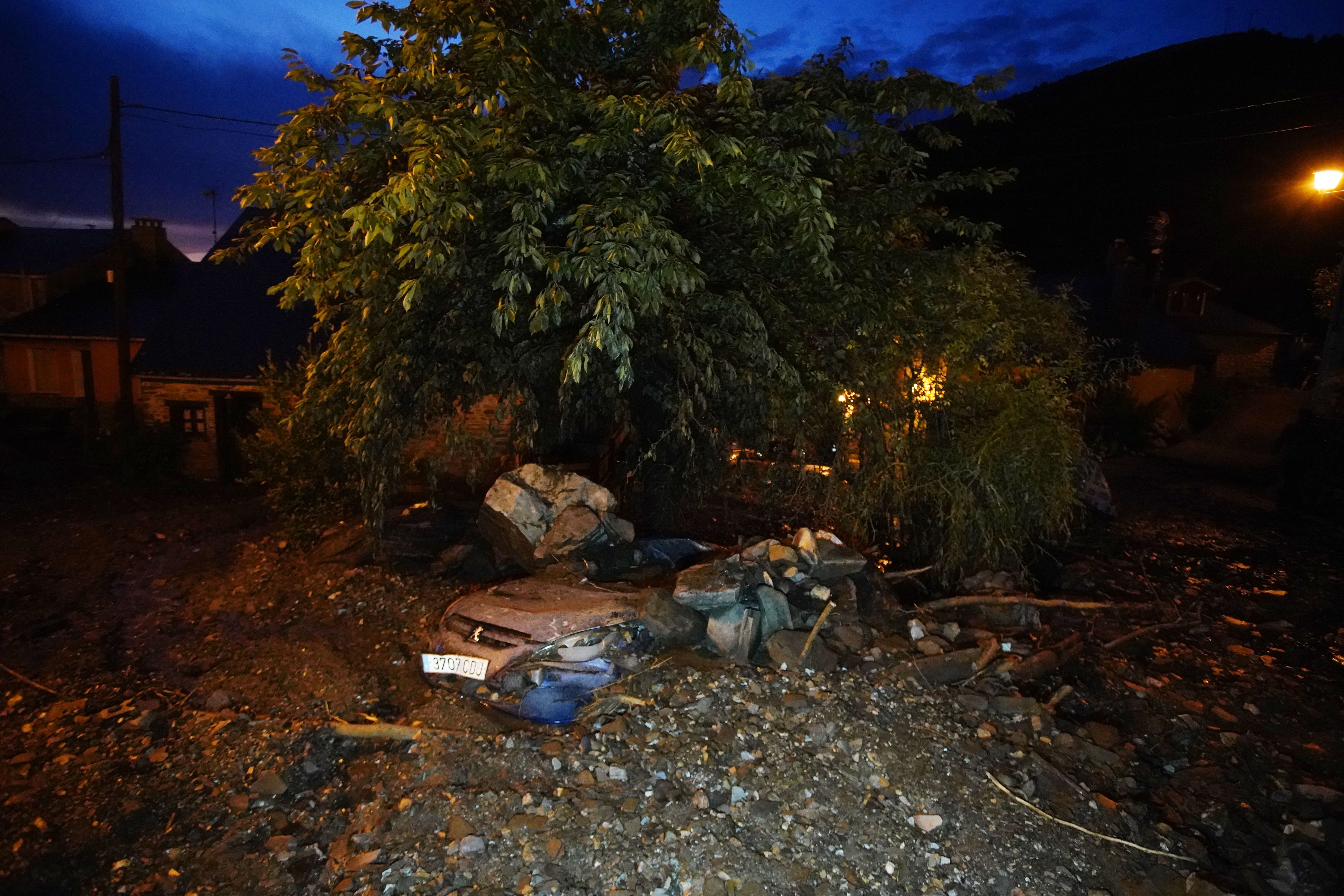 Riada en el pueblo de Manzanedo de Valdueza  | CÉSAR SÁNCHEZ (Ical)