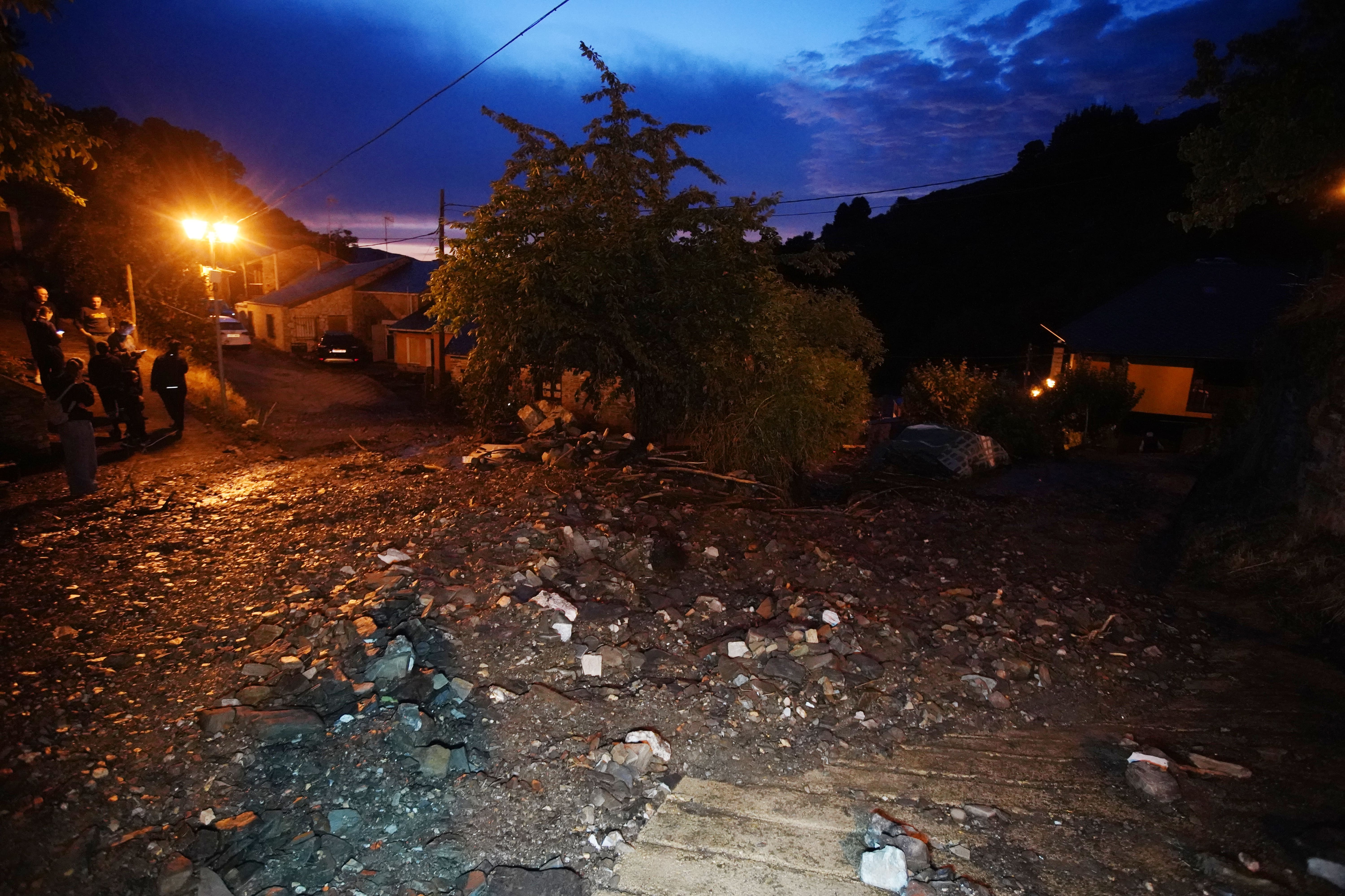 Riada en el pueblo de Manzanedo de Valdueza  | CÉSAR SÁNCHEZ (Ical)