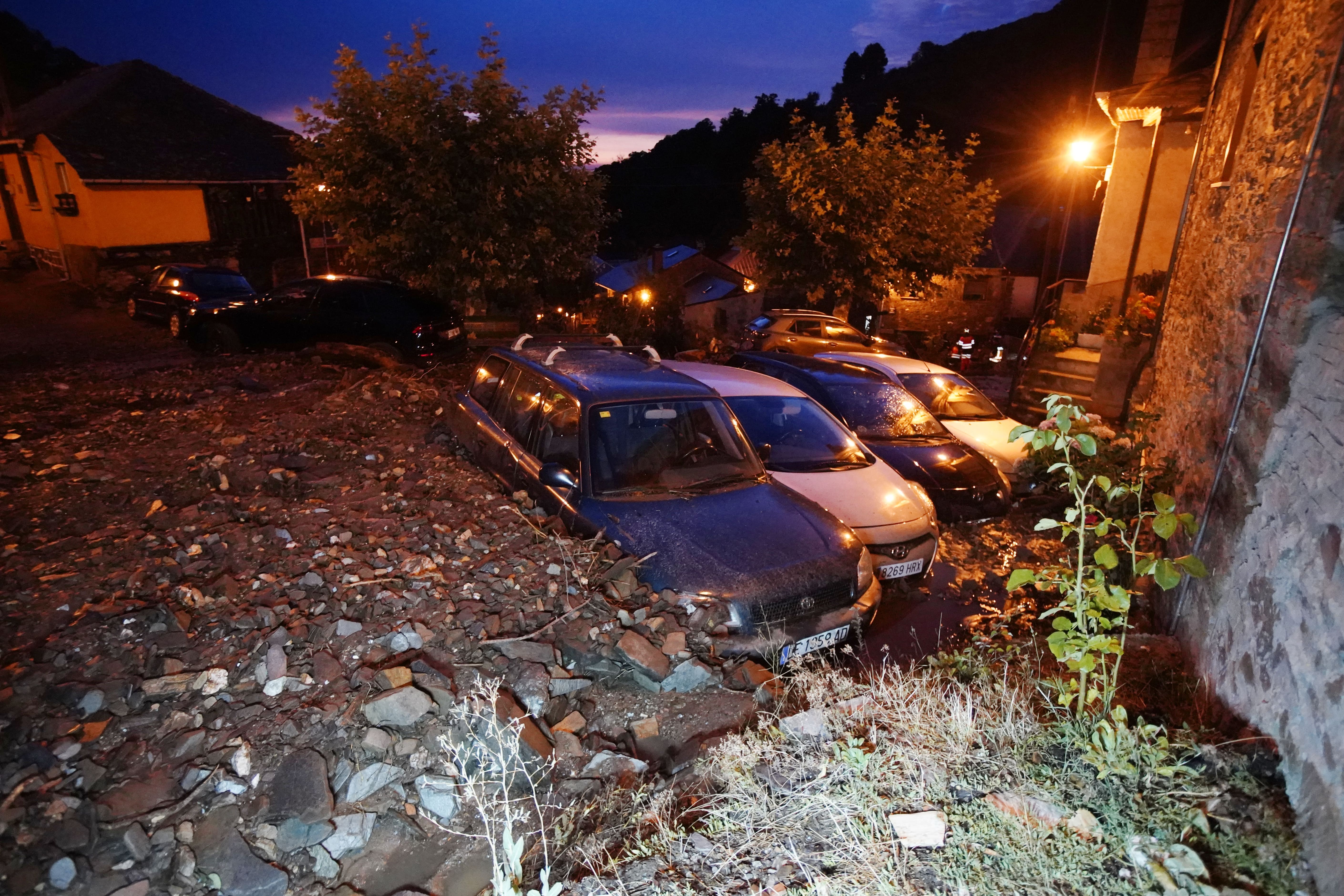 Riada en el pueblo de Manzanedo de Valdueza  | CÉSAR SÁNCHEZ (Ical)
