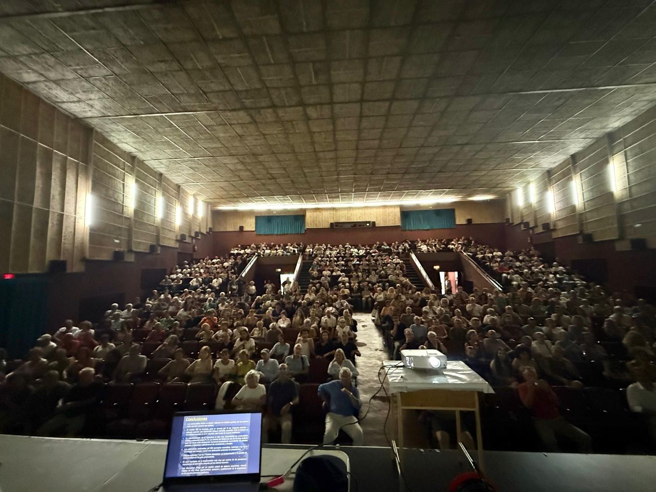 Cistierna llena el Mary para alzar la voz contra los proyectos que amenazan la montaña leonesa 