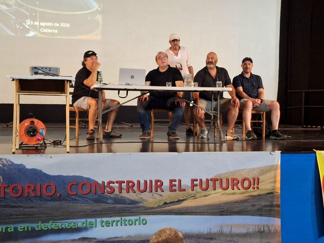 Cistierna llena el Mary para alzar la voz contra los proyectos que amenazan la montaña leonesa 
