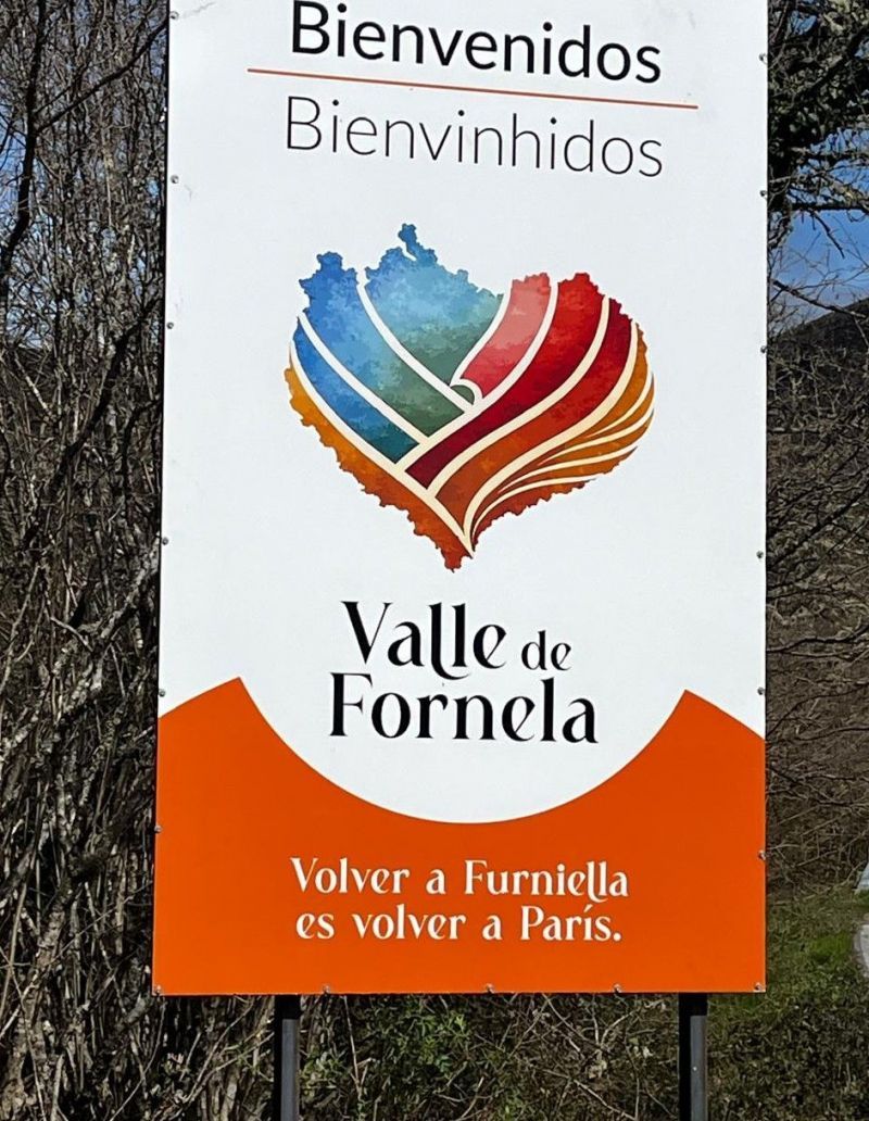 Nuevo logotipo que da la bienvenida a Fornela. Nuevo logotipo que da la bienvenida a Fornela.
