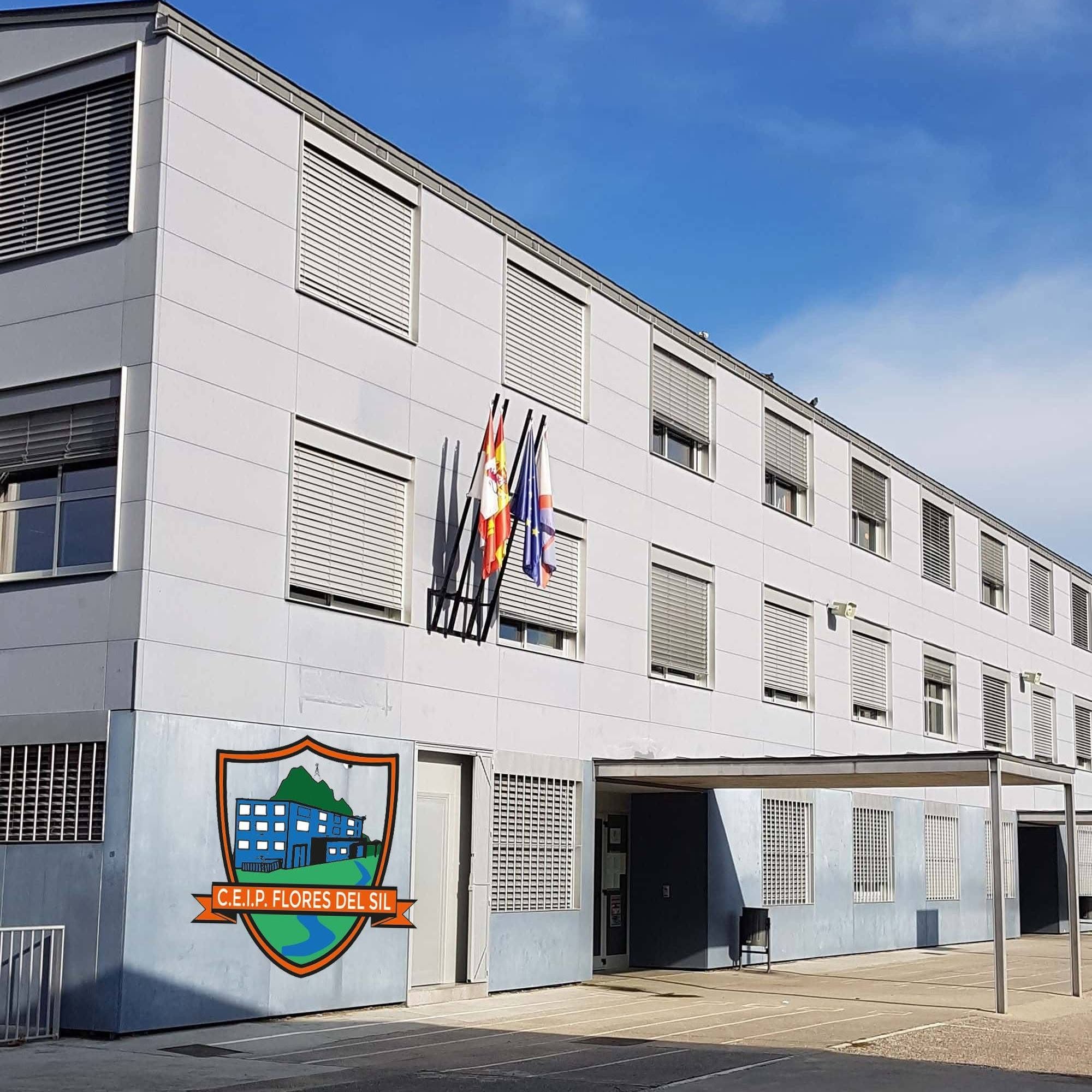 El CEIP Flores del Sil de Ponferrada contará con una nueva cubierta sobre su pista deportiva. El CEIP Flores del Sil de Ponferrada contará con una nueva cubierta sobre su pista deportiva.