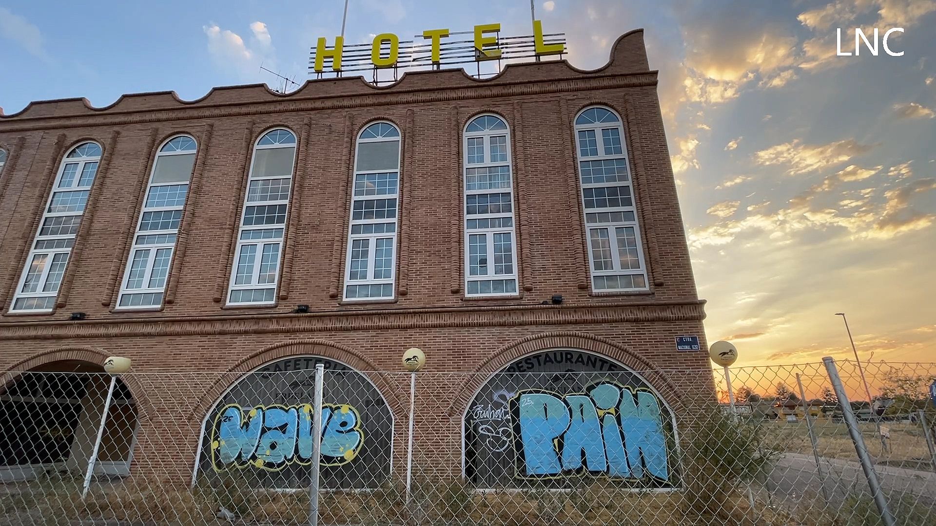 El abandonado hotel de Viloria vislumbra una segunda vida El abandonado hotel de Viloria vislumbra una segunda vida
