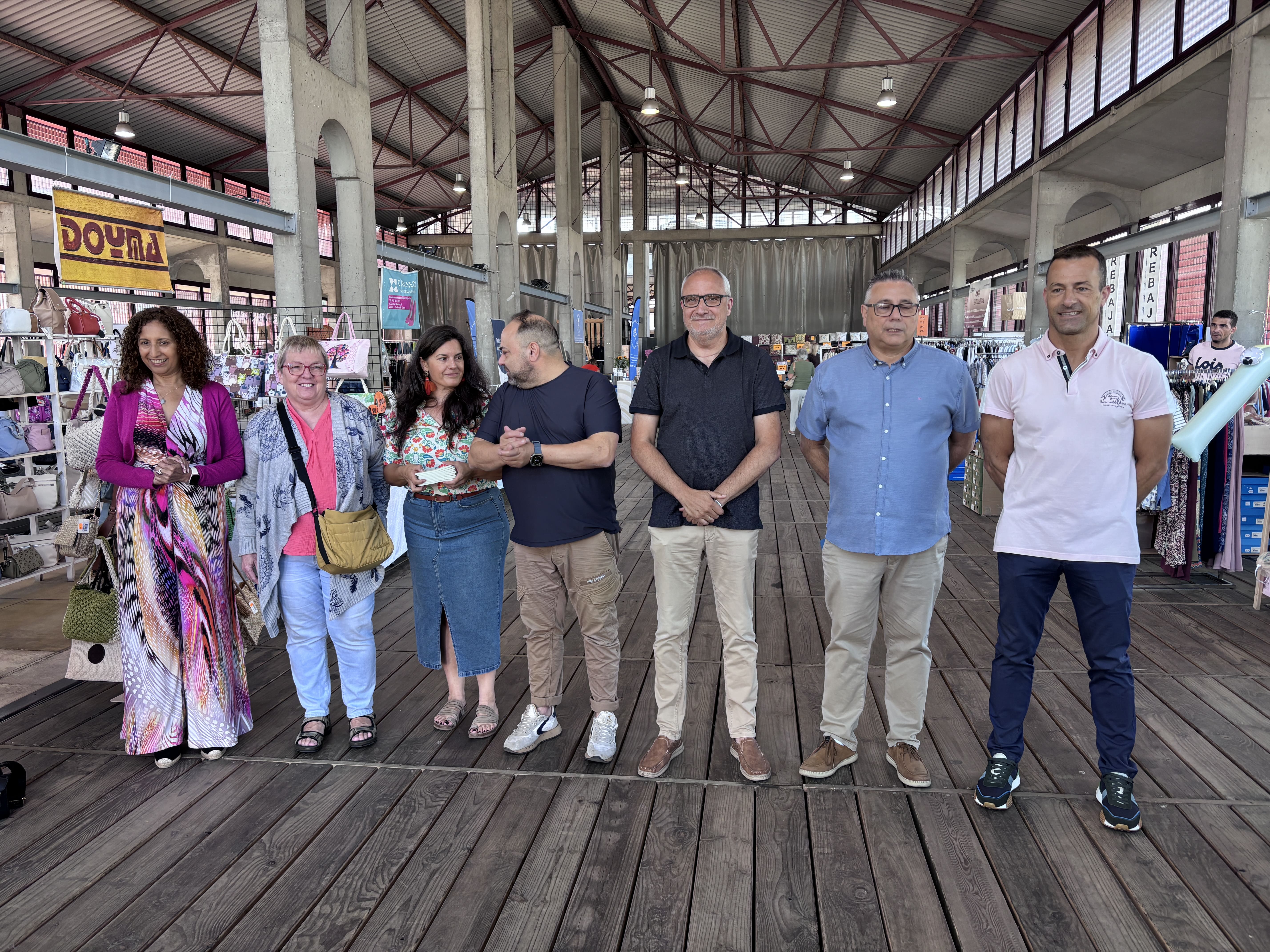 Inauguración de la Feria de las Rebajas en el Museo del Ferrocarril. | JAVIER FERNÁNDEZ Inauguración de la Feria de las Rebajas en el Museo del Ferrocarril. | JAVIER FERNÁNDEZ