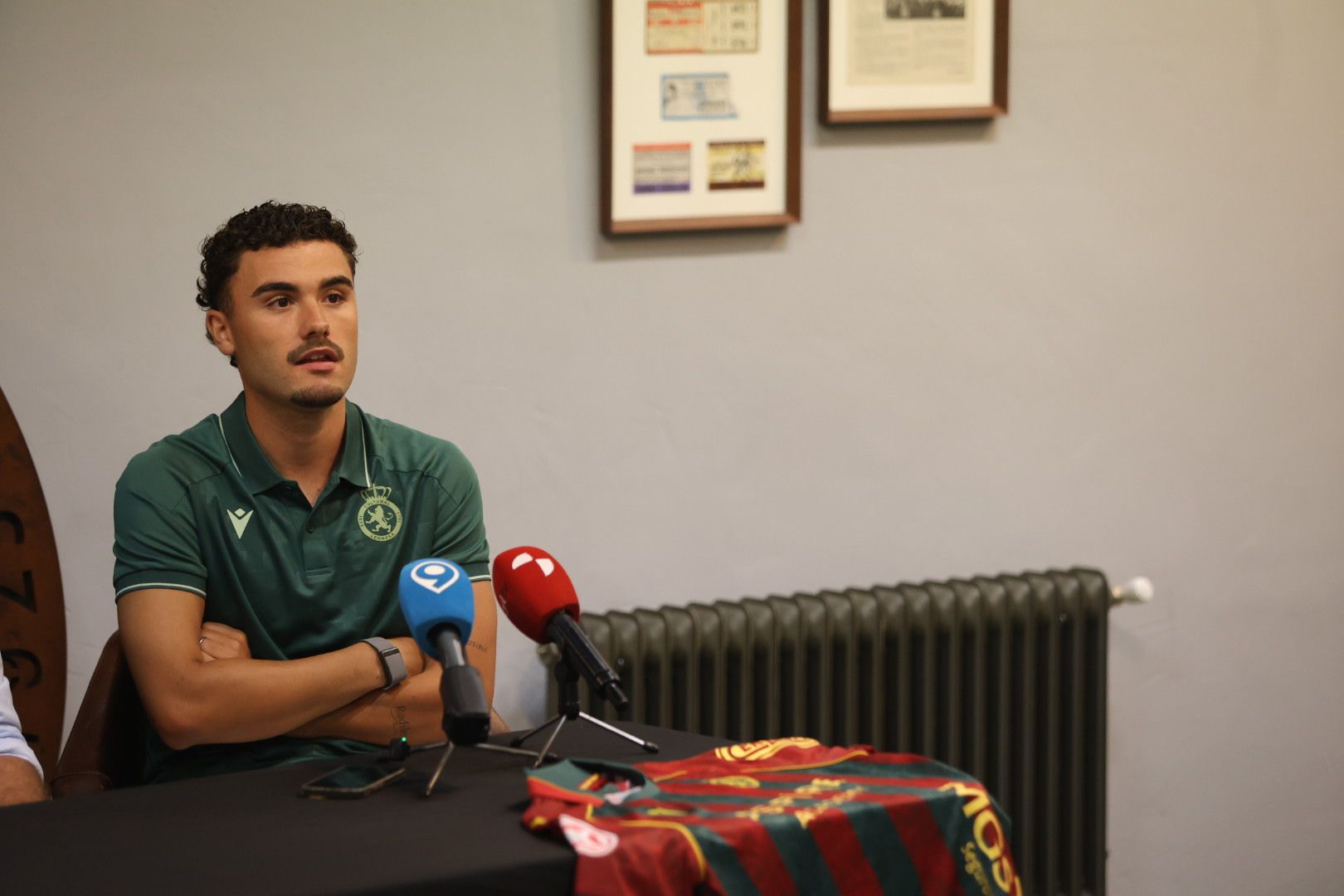 Cardero, durante su presentación con la Cultural. | FERNANDO OTERO