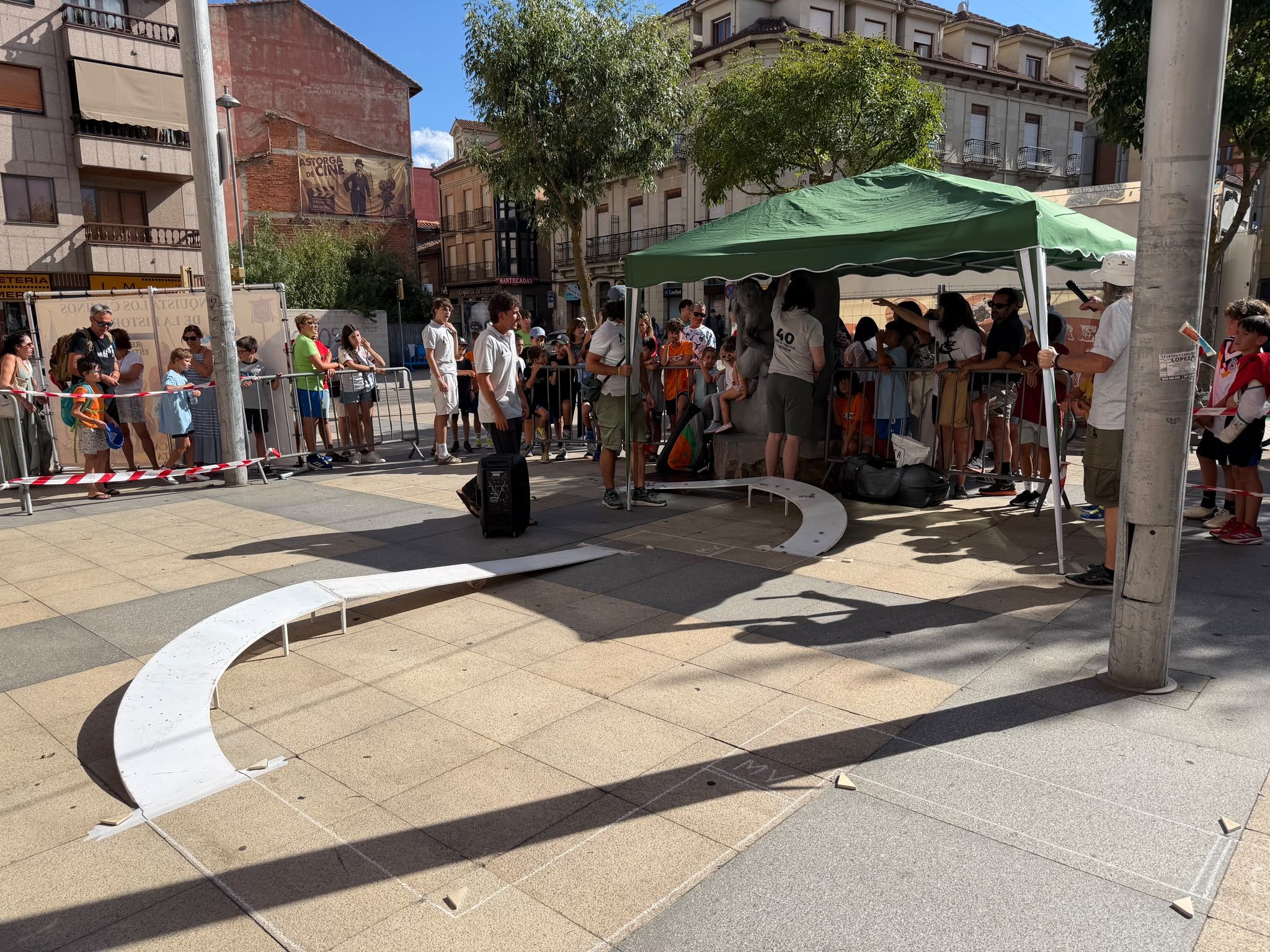 No hay fiestas de Astorga sin chapas. | SAÚL ARÉN 